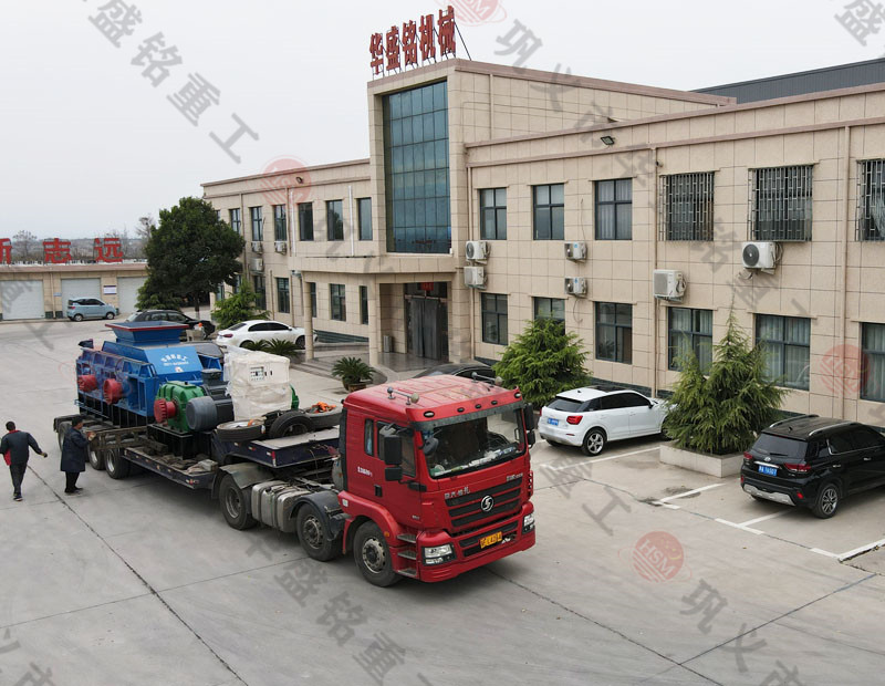 時(shí)產(chǎn)200噸對(duì)輥液壓制砂機(jī)，處理鵝卵石、石灰石的出砂效果怎么樣呢？